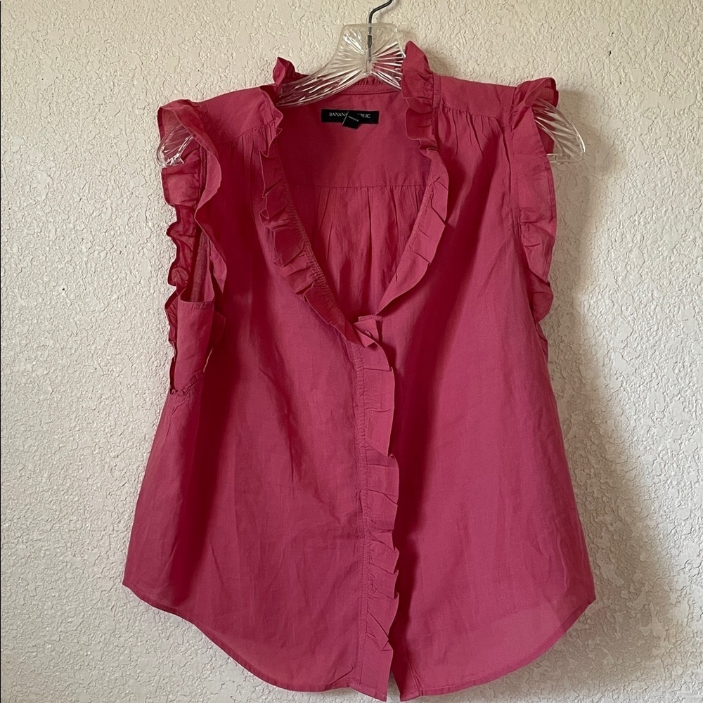 Banana Republic Ruffled Sleeveless Top